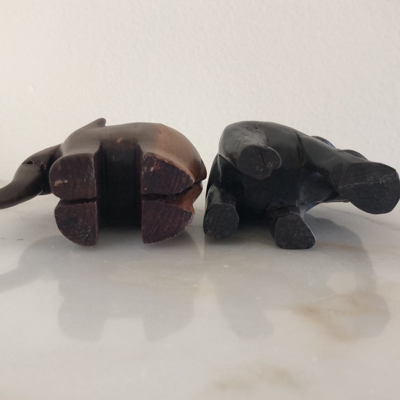 Two Vintage Hand-carved Wood Elephants from Ghana - Picture 5 of 10